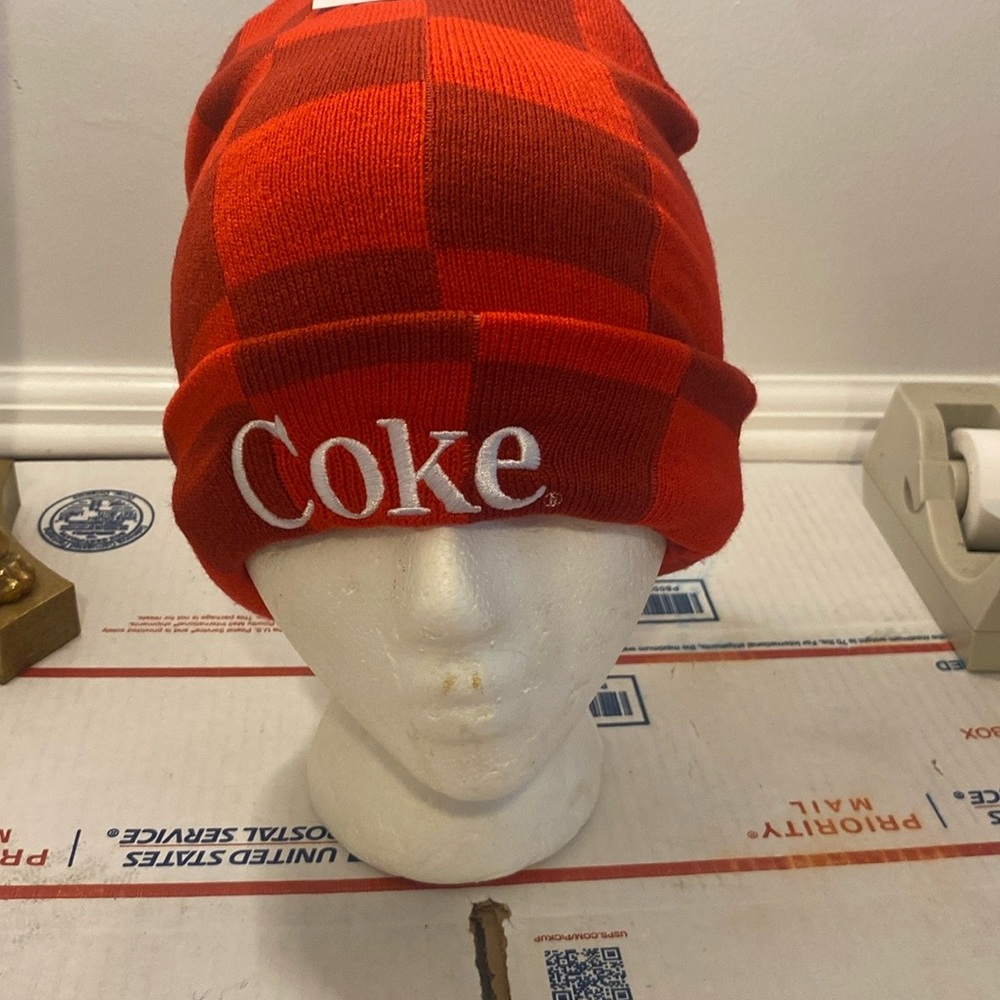 Bundle of (5) Coca Cola Beanies and (2)cap good condition - Picture 9 of 14